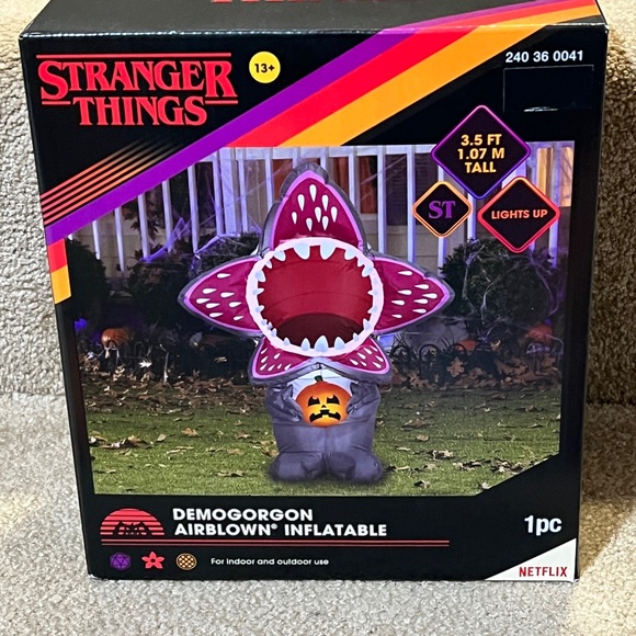 Stranger Things Inflatable Holiday | Netflix 35 Inflatable Demogorgon With Pumpkin Stranger Things ...